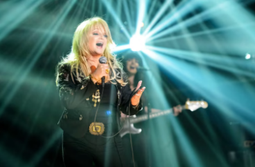Bonnie Tyler Obituary: ‘Total Eclipse of the Heart’ Singer Dies at 75 Following Intestinal Surgery Complications