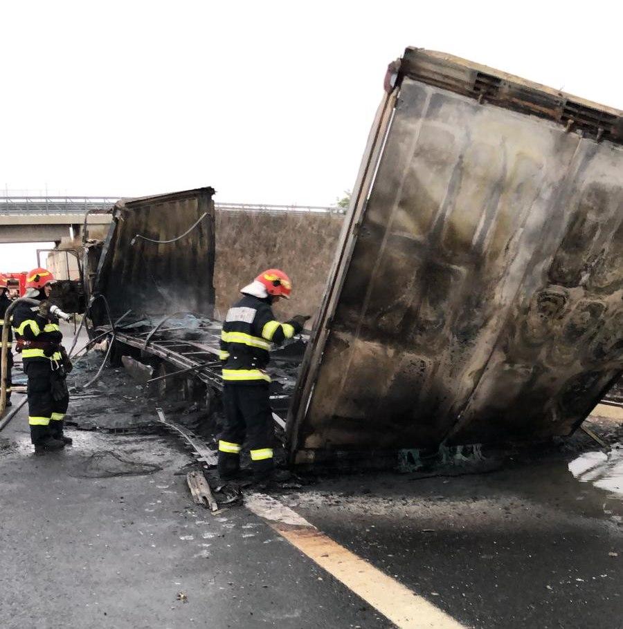 A3 Accident Today: Truck Engulfed in Flames After Serious Crash on A3 Motorway Near Moara Vlăsiei, Romania